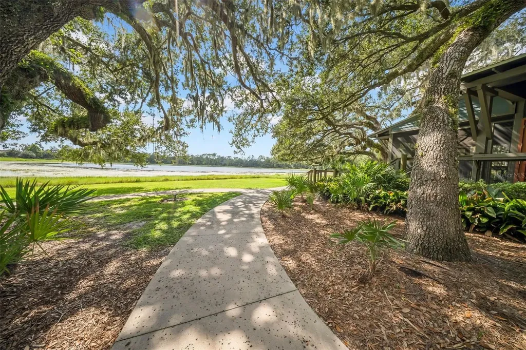 5920 Village Center Drive Lithia FL 33547