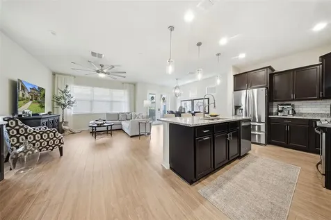 5920 Village Center Drive Lithia FL 33547