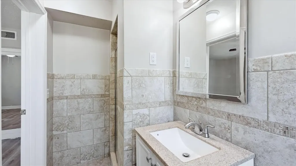 602 32nd Street W Bradenton FL 34205