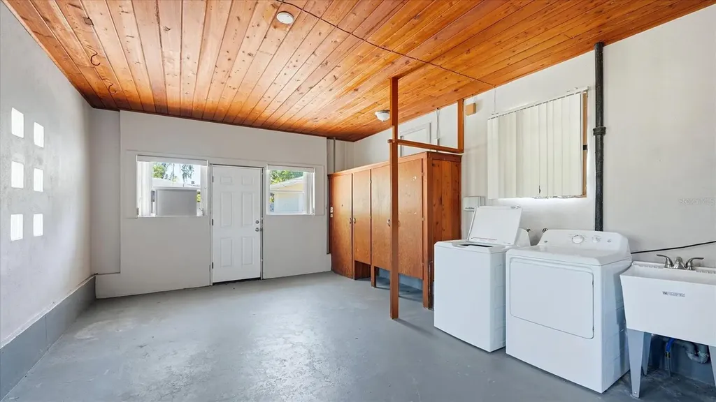 602 32nd Street W Bradenton FL 34205