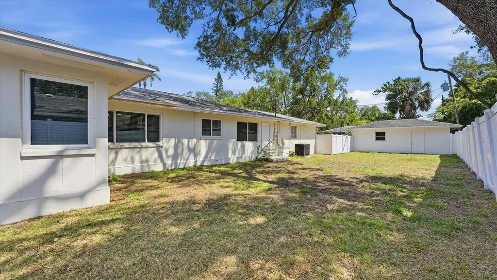 602 32nd Street W Bradenton FL 34205