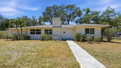 602 32nd Street W Bradenton FL 34205