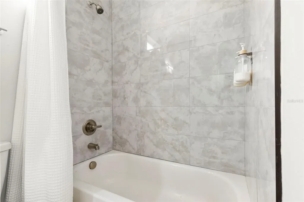 510 E Lime Street Tarpon Springs FL 34689