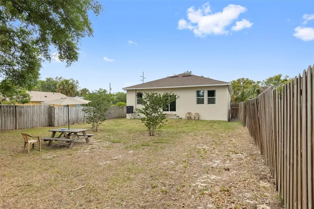 510 E Lime Street Tarpon Springs FL 34689