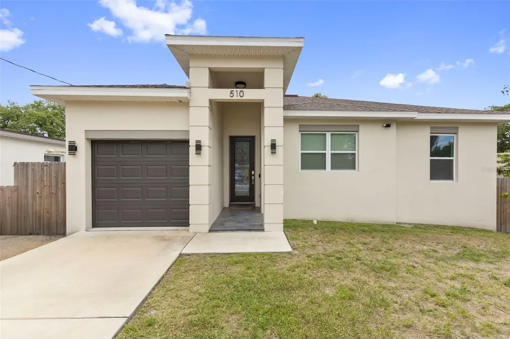 510 E Lime Street Tarpon Springs FL 34689