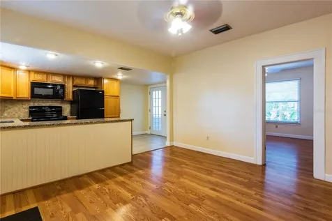 1425 Pinecrest Place Orlando FL 32803