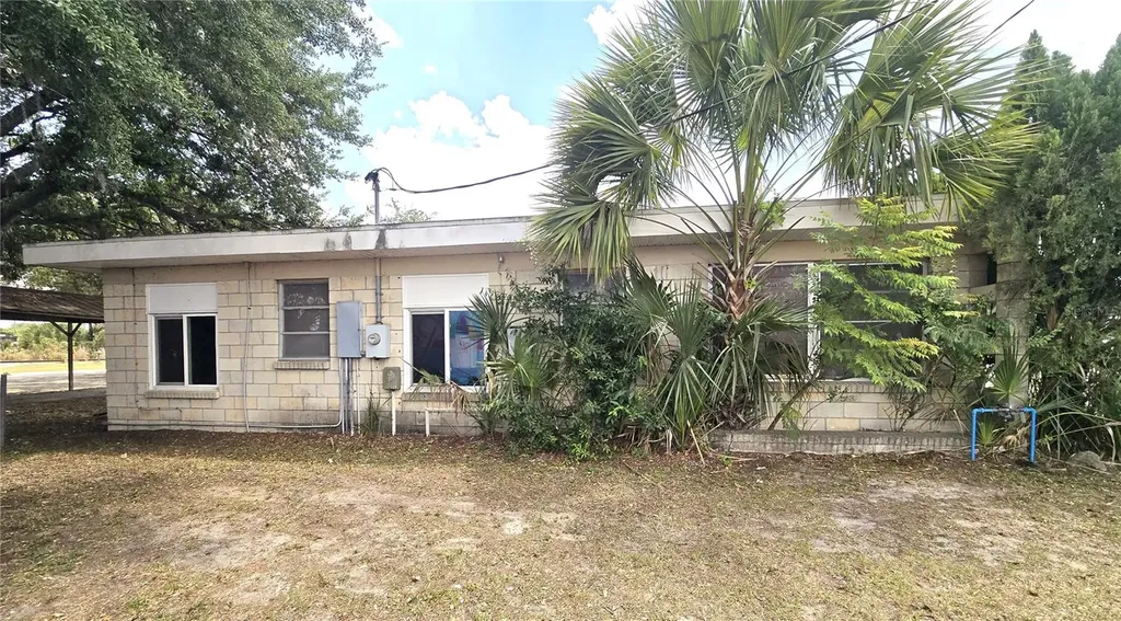 620 S Collins Street Plant City FL 33563