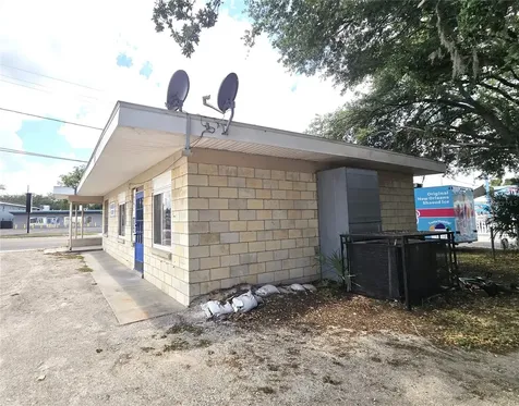 620 S Collins Street Plant City FL 33563