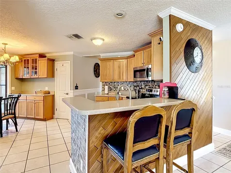 206 Hollywood Court N Kissimmee FL 34743