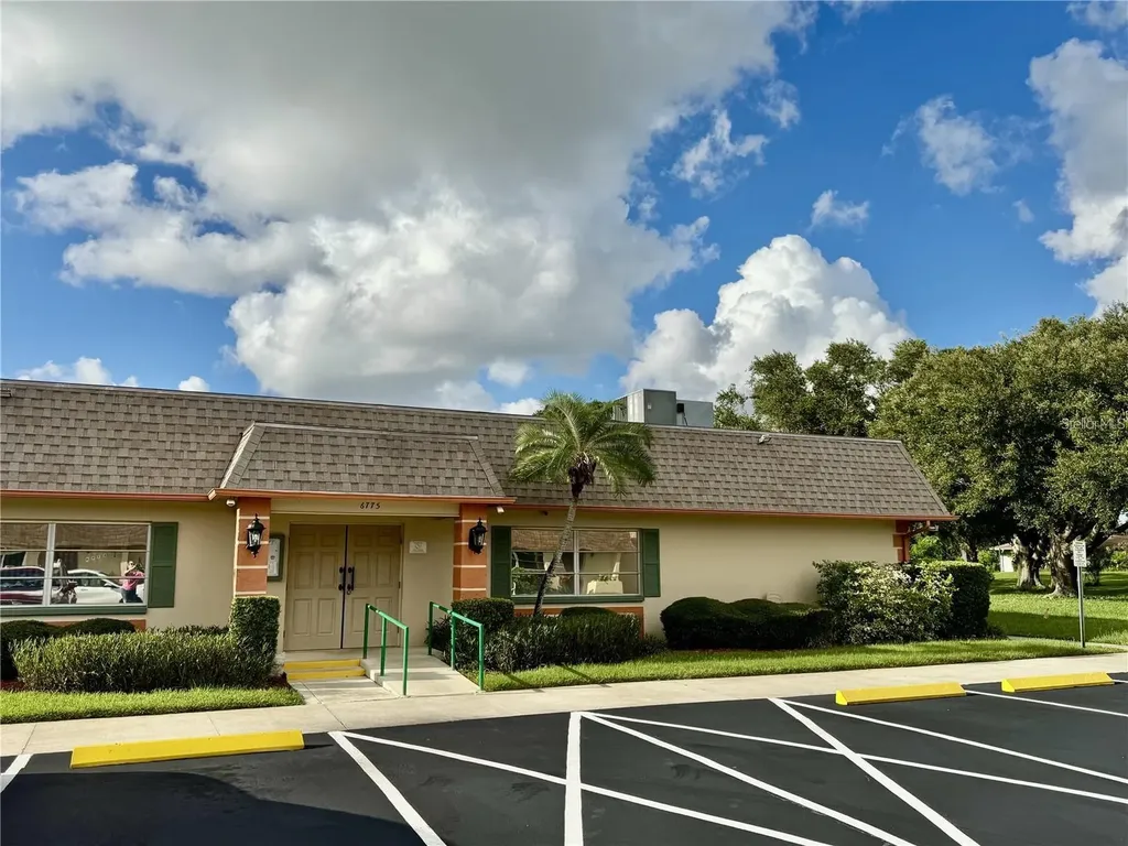 6997 Versailles N Pinellas Park FL 33781