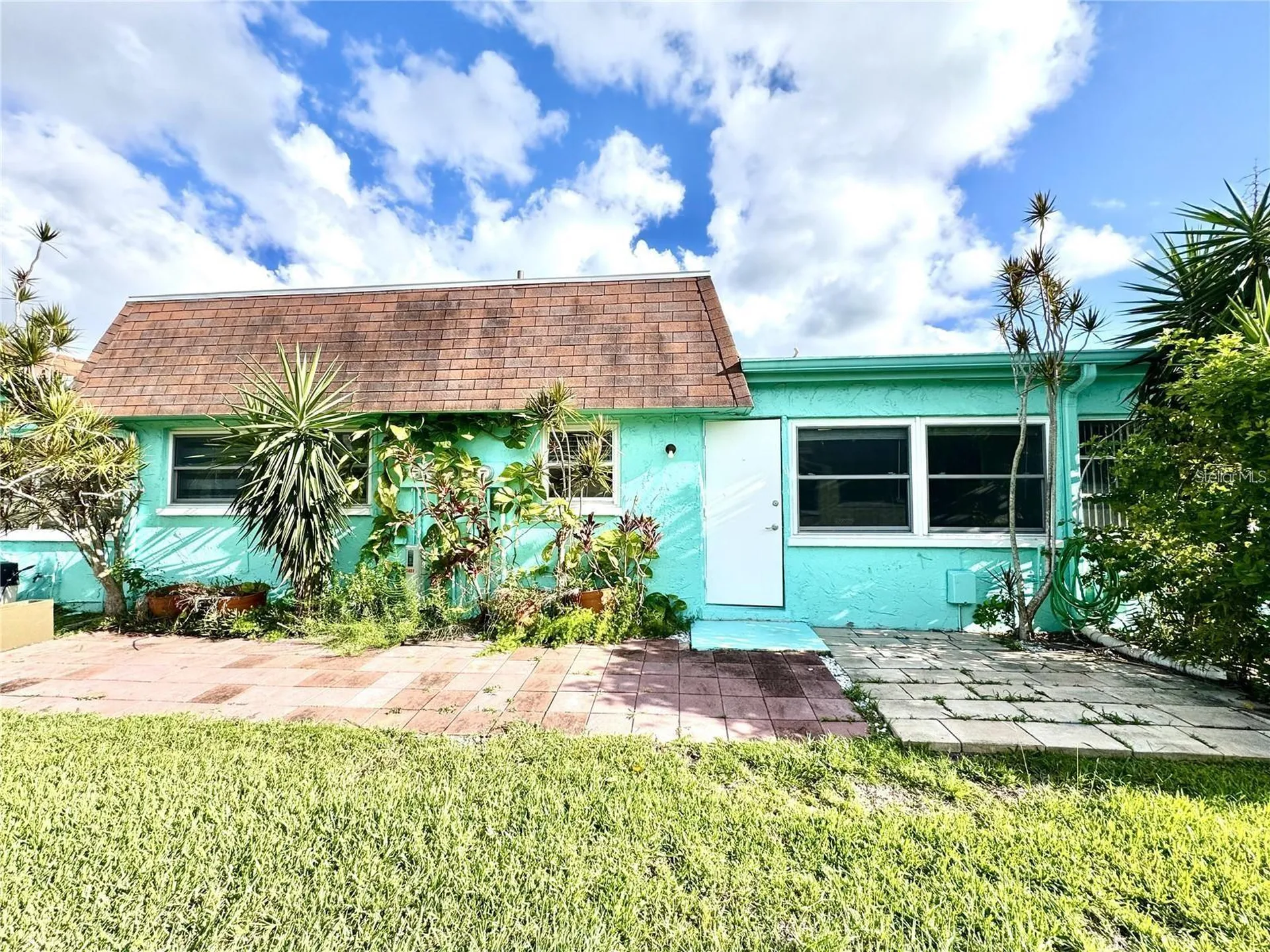 6997 Versailles N Pinellas Park FL 33781