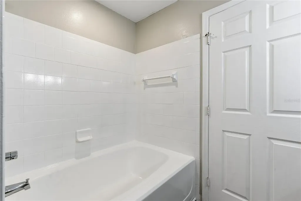 9646 Lake Chase Island Way Tampa FL 33626