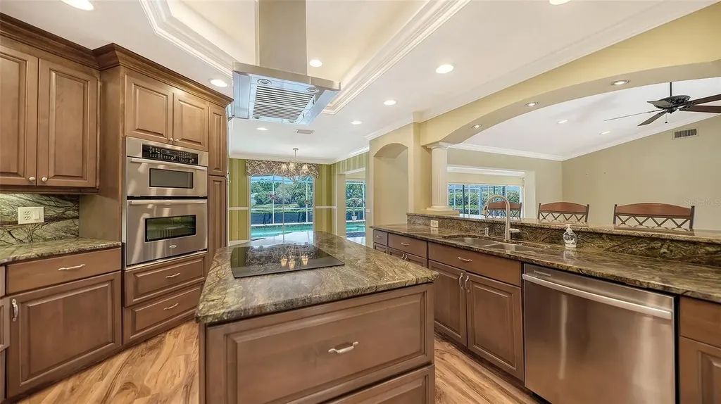 6921 Country Lakes Circle Sarasota FL 34243