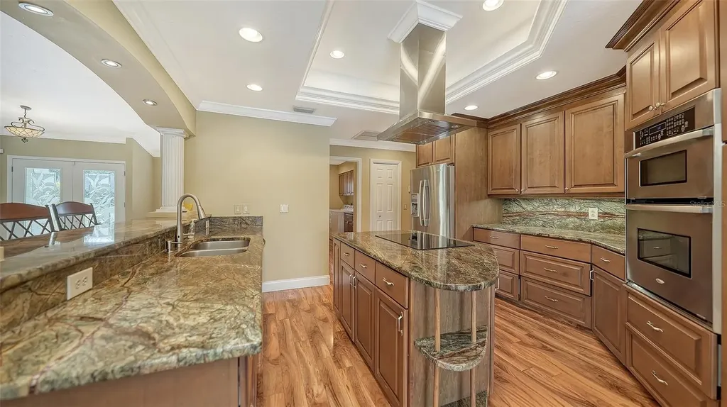 6921 Country Lakes Circle Sarasota FL 34243