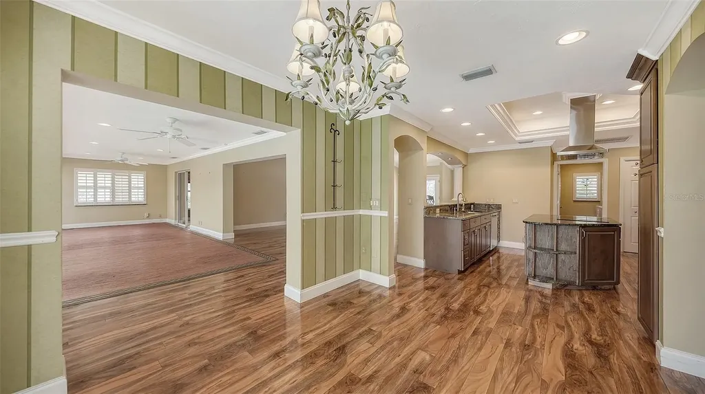 6921 Country Lakes Circle Sarasota FL 34243