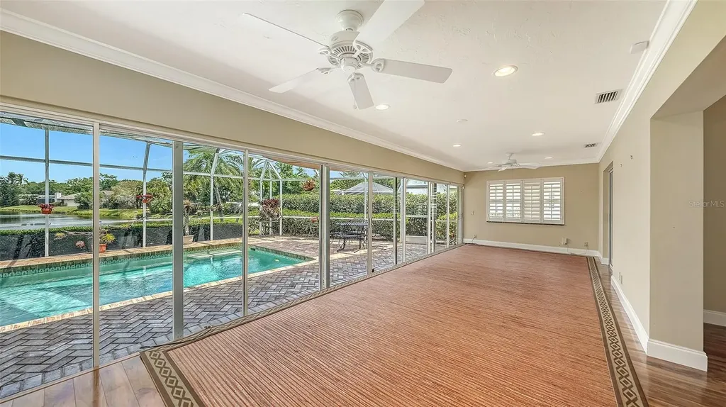 6921 Country Lakes Circle Sarasota FL 34243
