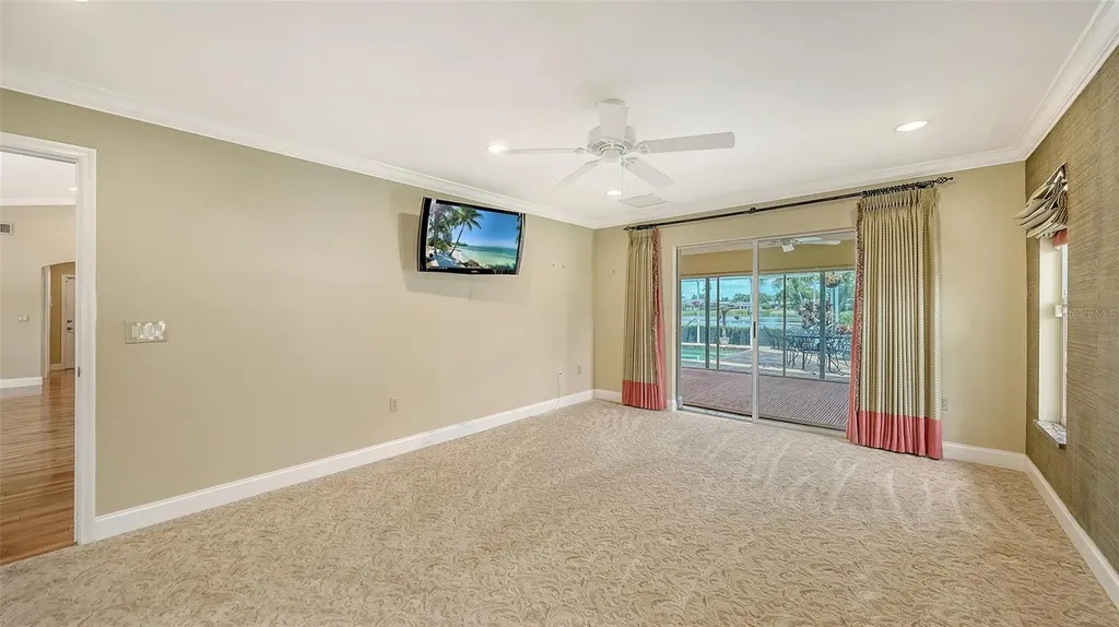 6921 Country Lakes Circle Sarasota FL 34243