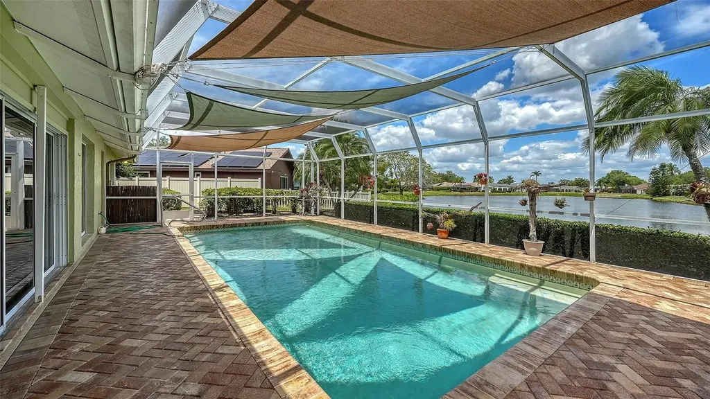 6921 Country Lakes Circle Sarasota FL 34243