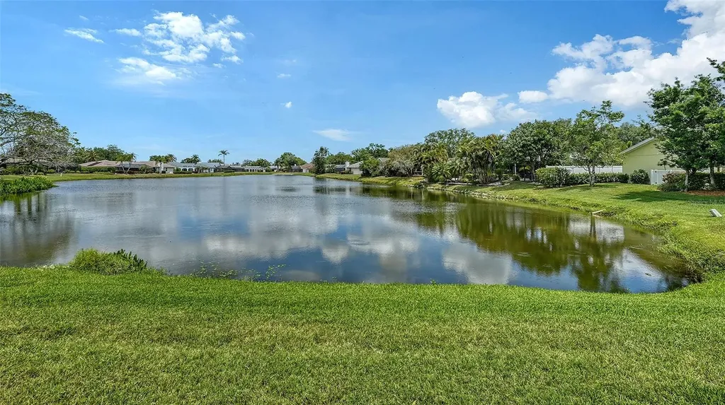 6921 Country Lakes Circle Sarasota FL 34243