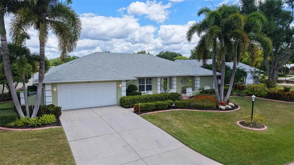 6921 Country Lakes Circle Sarasota FL 34243