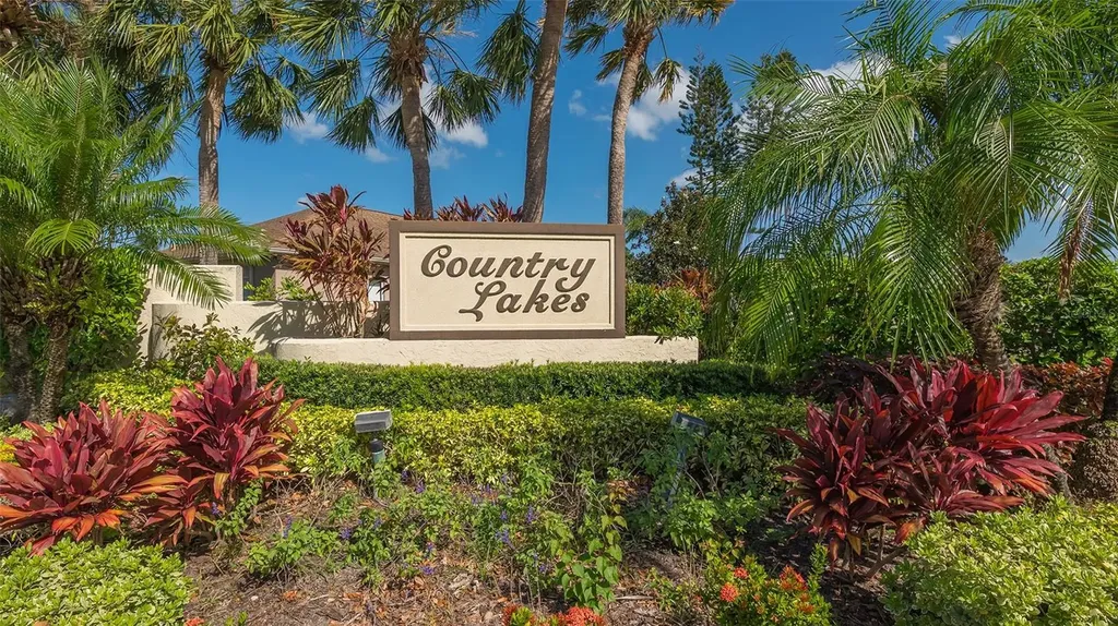 6921 Country Lakes Circle Sarasota FL 34243