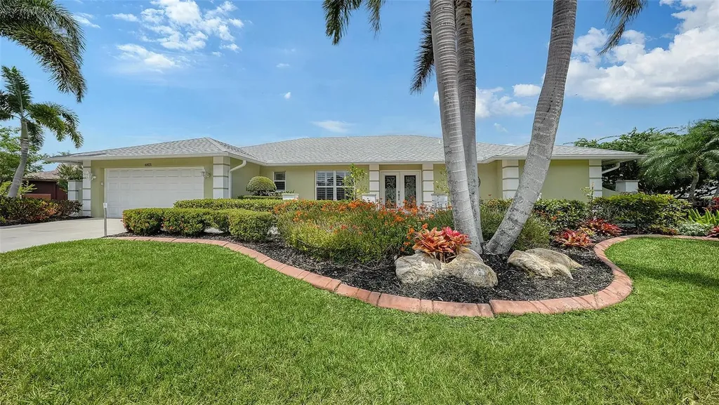 6921 Country Lakes Circle Sarasota FL 34243