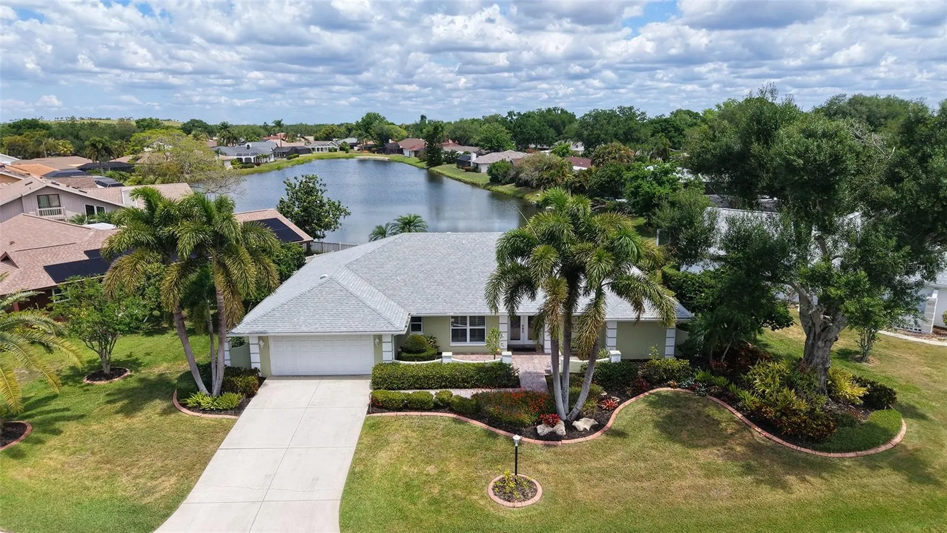 6921 Country Lakes Circle Sarasota FL 34243