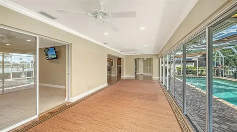 6921 Country Lakes Circle Sarasota FL 34243
