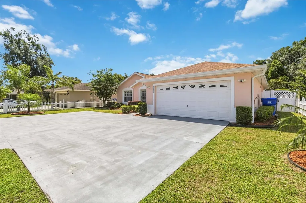 1710 Sunny Street Kissimmee FL 34741
