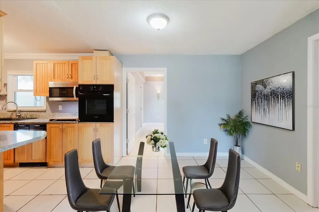 2009 Peppertree Court Oldsmar FL 34677