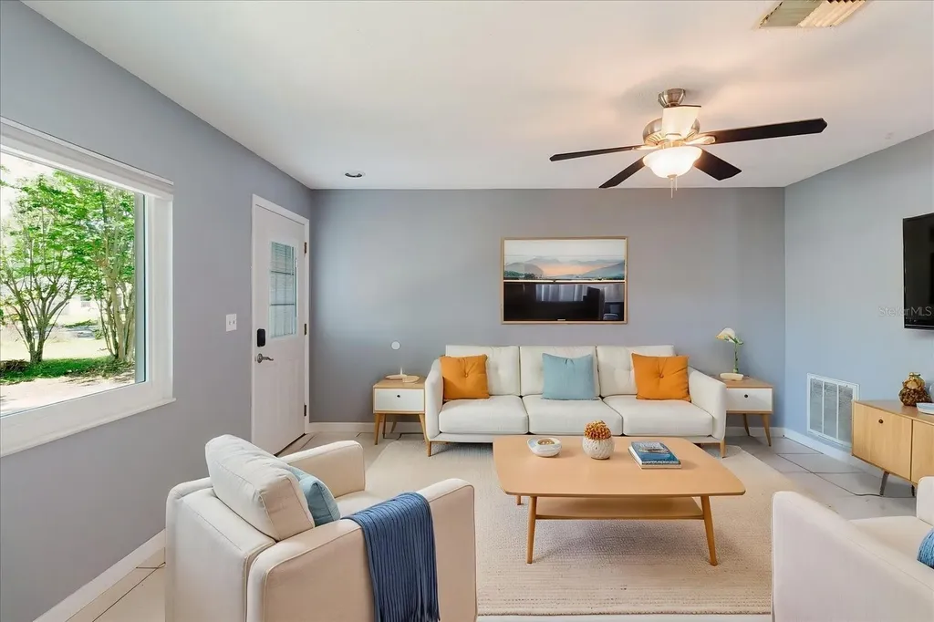 2009 Peppertree Court Oldsmar FL 34677
