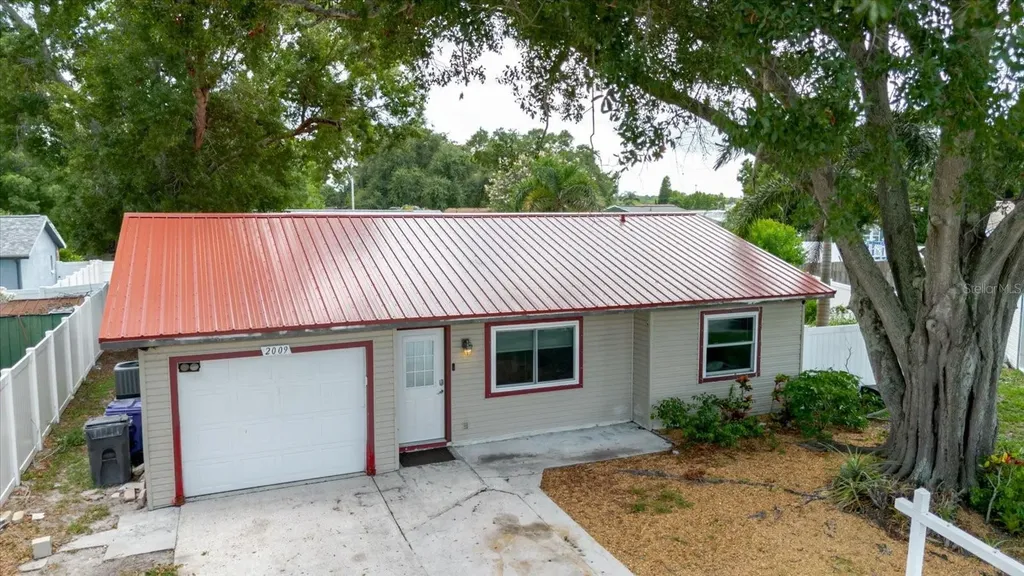 2009 Peppertree Court Oldsmar FL 34677