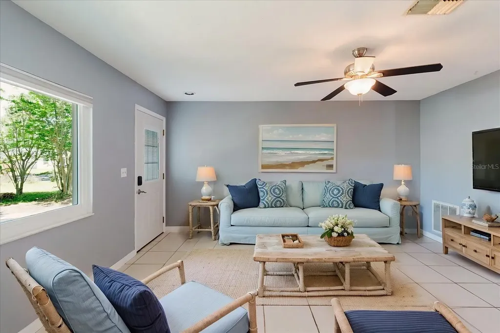 2009 Peppertree Court Oldsmar FL 34677