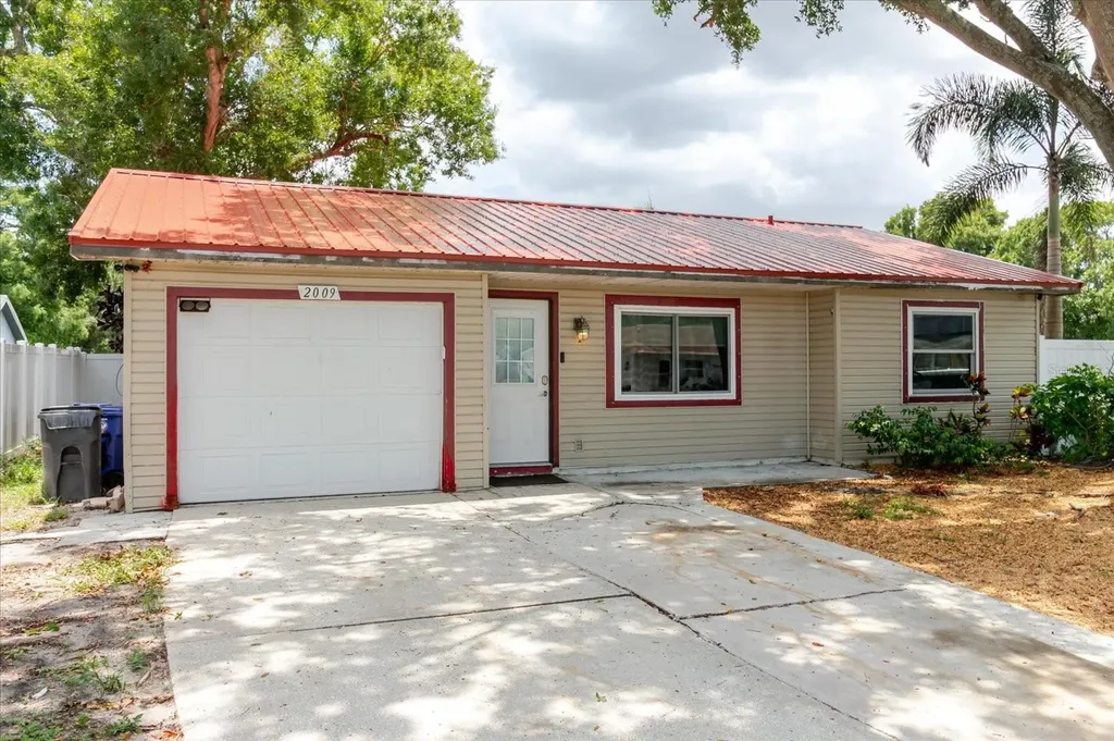2009 Peppertree Court Oldsmar FL 34677