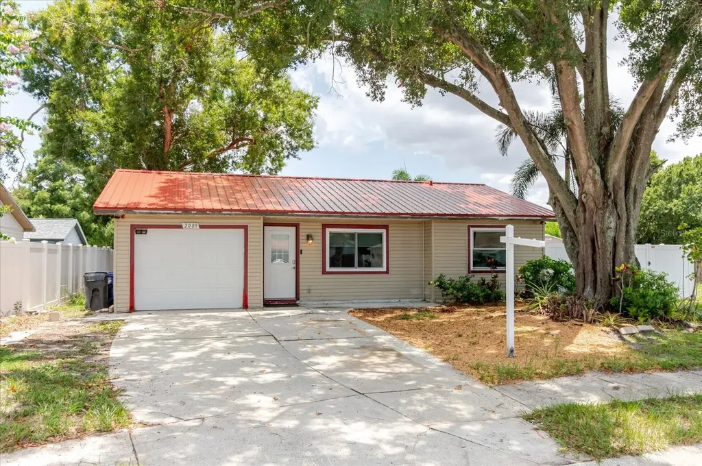 2009 Peppertree Court Oldsmar FL 34677