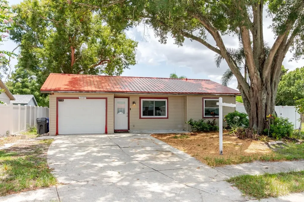 2009 Peppertree Court Oldsmar FL 34677