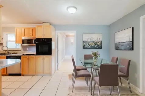 2009 Peppertree Court Oldsmar FL 34677