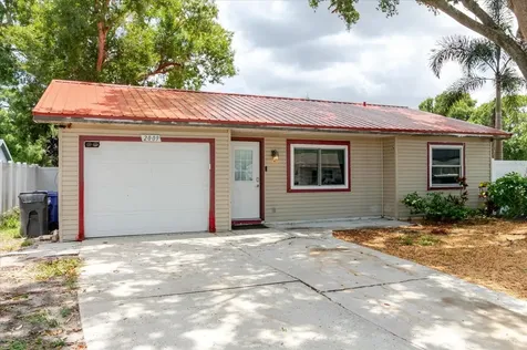 2009 Peppertree Court Oldsmar FL 34677