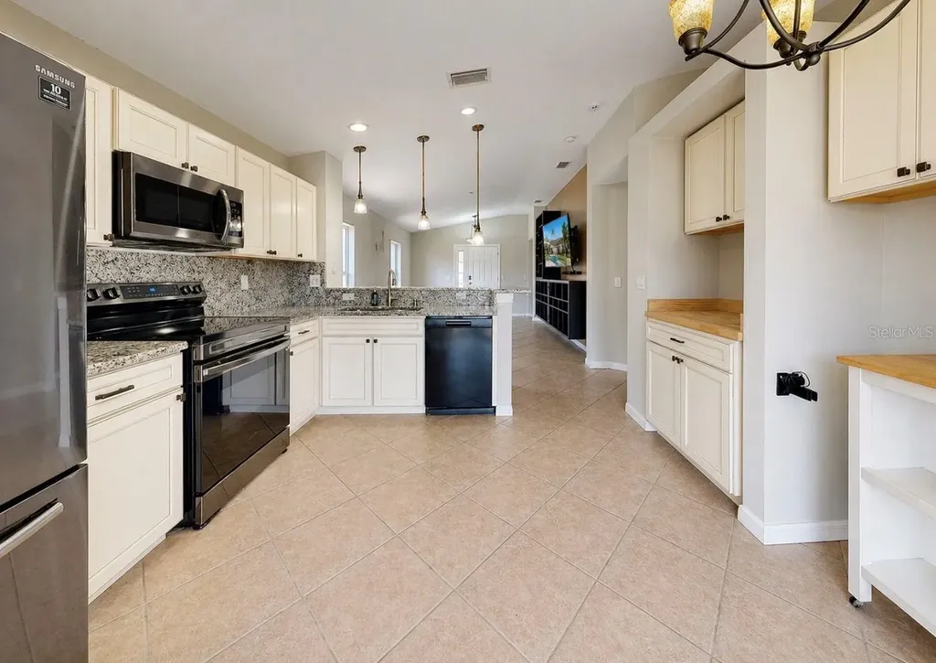 11537 Crestlake Village Drive Riverview FL 33569