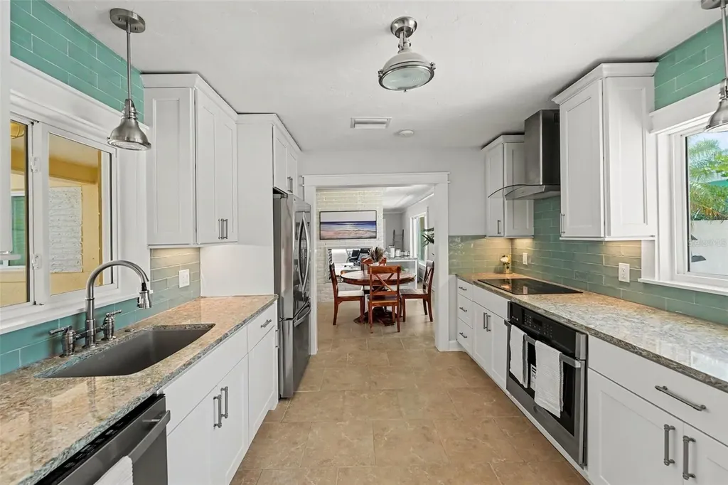 16126 4th Street E Redington Beach FL 33708