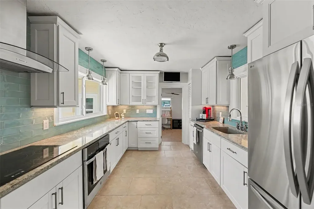 16126 4th Street E Redington Beach FL 33708