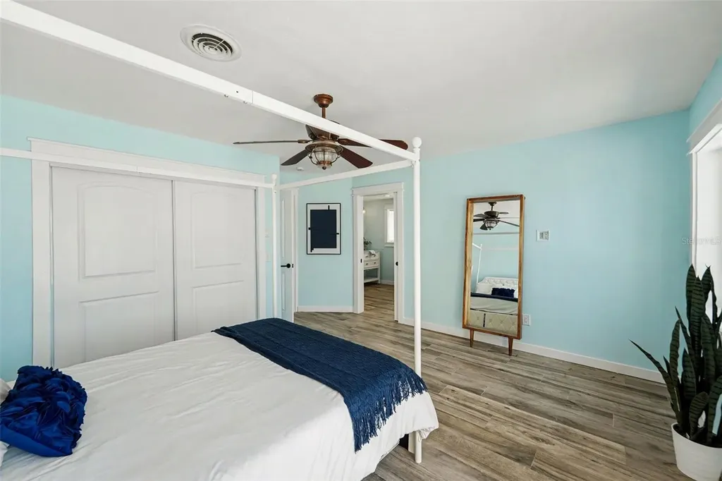 16126 4th Street E Redington Beach FL 33708