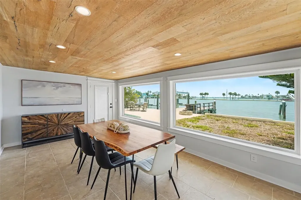 16126 4th Street E Redington Beach FL 33708