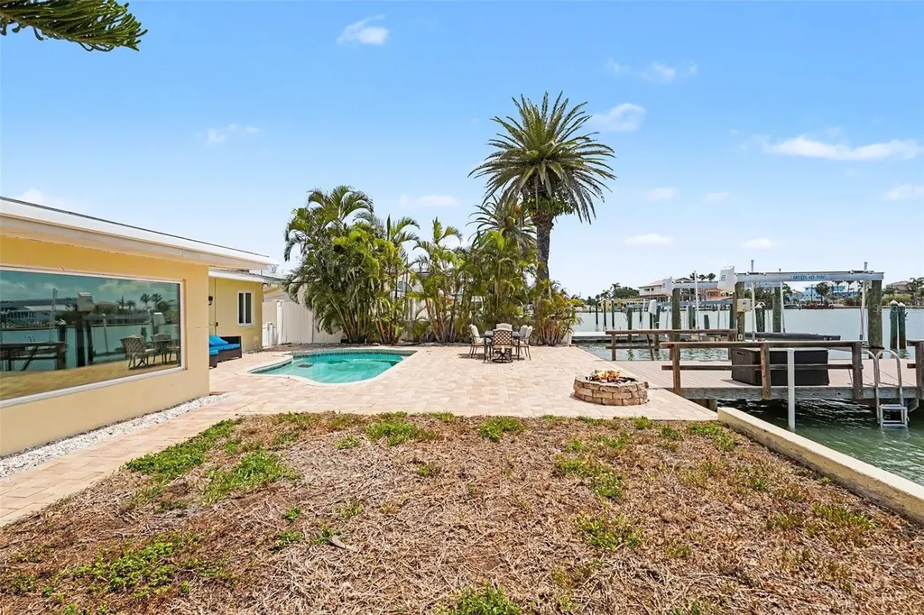 16126 4th Street E Redington Beach FL 33708