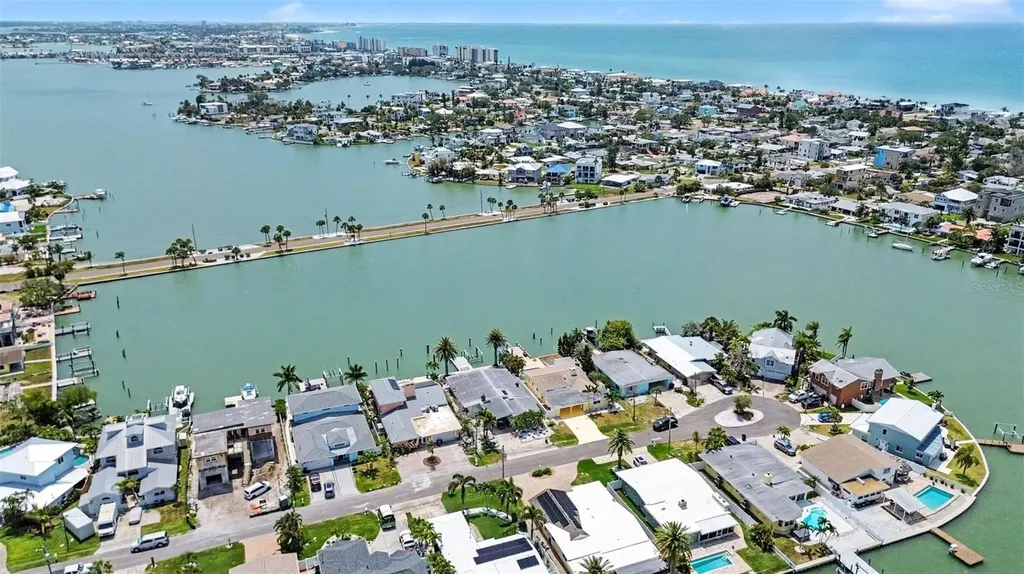 16126 4th Street E Redington Beach FL 33708