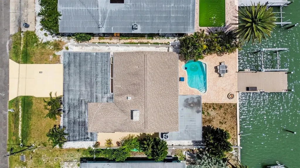 16126 4th Street E Redington Beach FL 33708