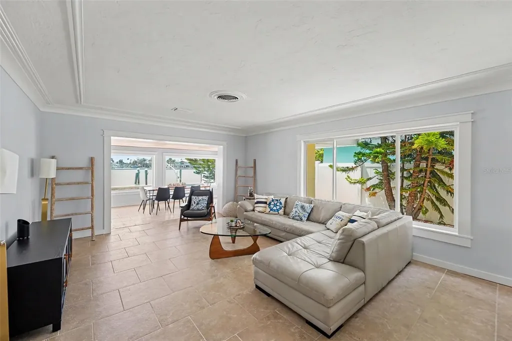 16126 4th Street E Redington Beach FL 33708