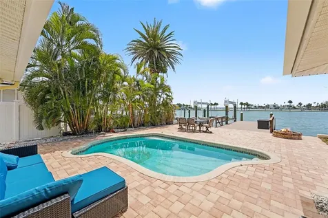 16126 4th Street E Redington Beach FL 33708