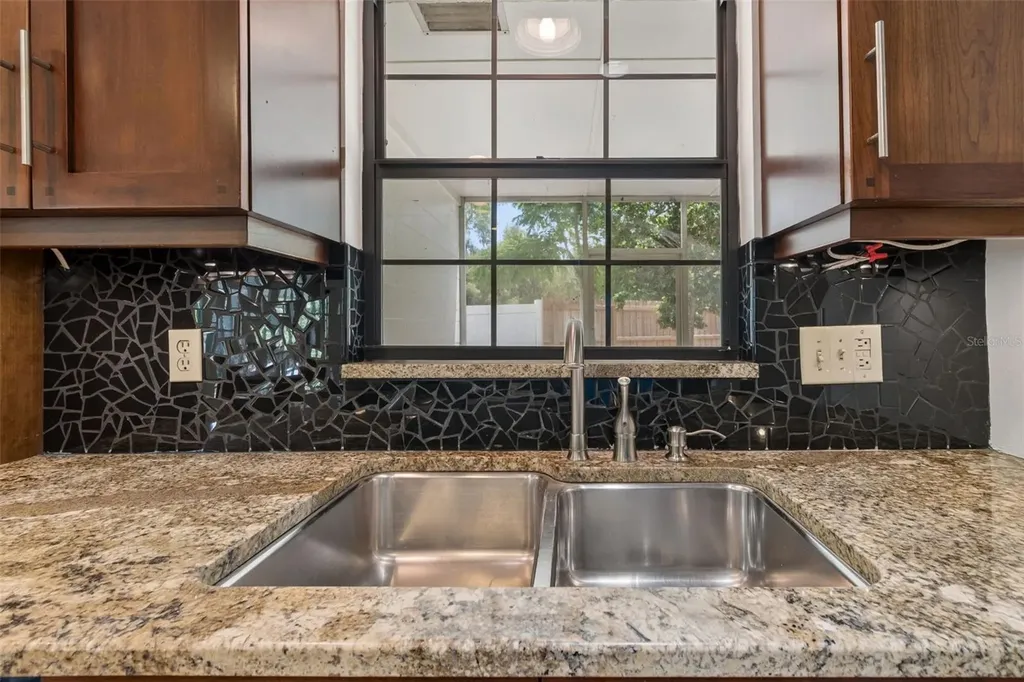 13338 Lake George Lane Tampa FL 33618