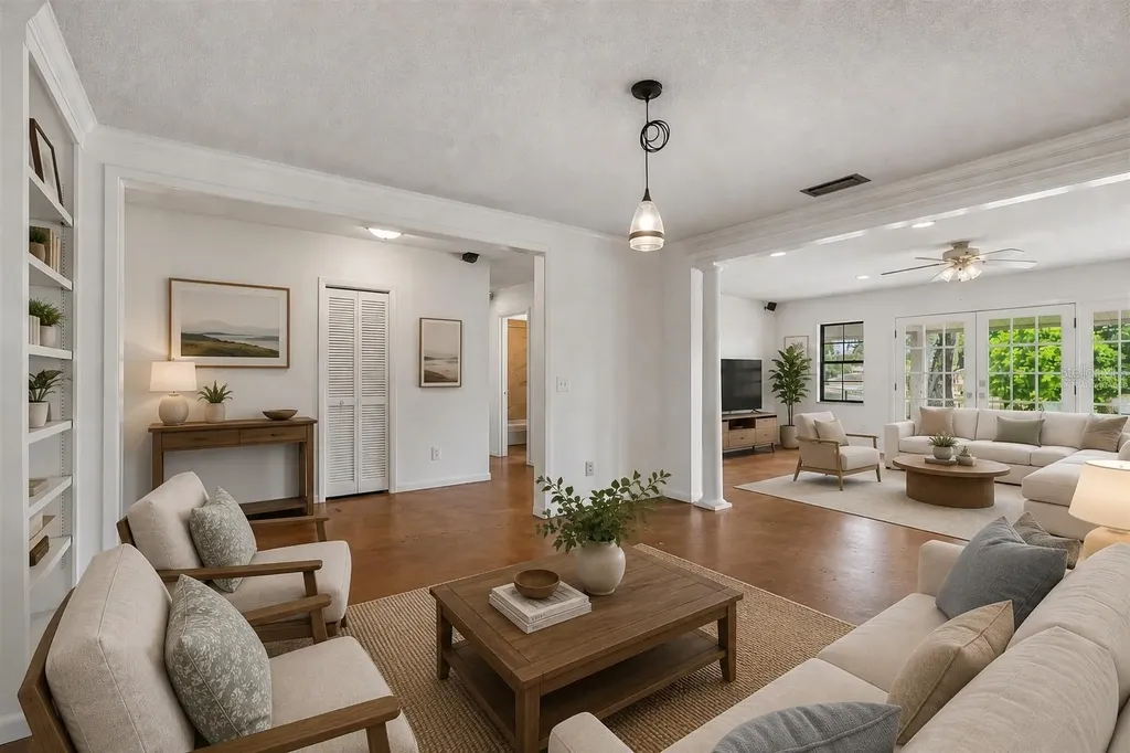 13338 Lake George Lane Tampa FL 33618